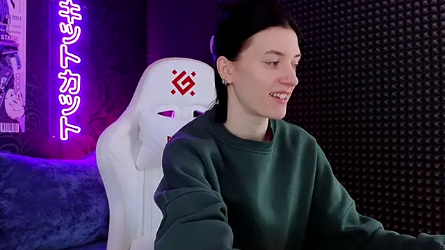 roxy riot  online show from March 22, 1:22 am