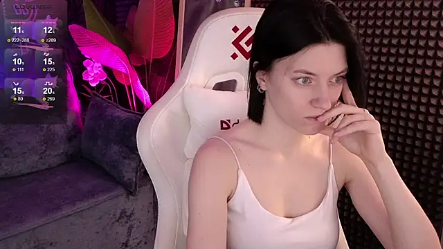 roxy riot  online show from September 29, 1:33 am