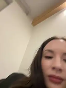 Suga babe online show from March 4, 11:00 pm