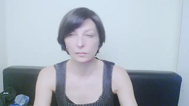 Snapshot of _AngeliaFlow_ chatting on February 5, 12:49 pm AngeliaFlow online show from February 5, 12:49 pm