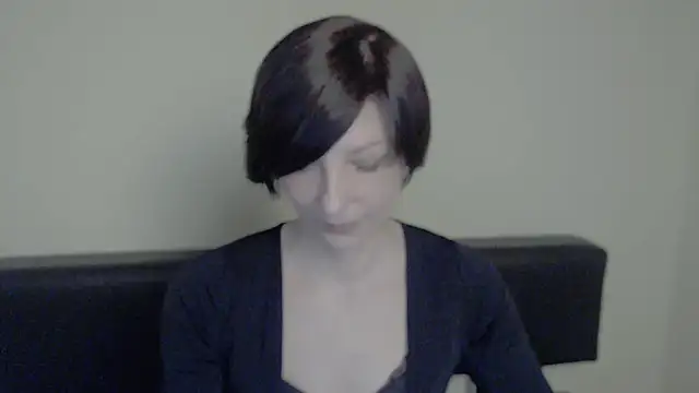 Snapshot of _AngeliaFlow_ chatting on February 6, 11:10 am AngeliaFlow online show from February 6, 11:10 am