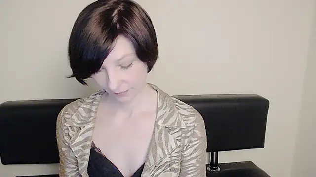 Snapshot of _AngeliaFlow_ chatting on February 8, 1:22 pm AngeliaFlow online show from February 8, 1:22 pm