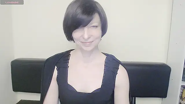 Snapshot of _AngeliaFlow_ chatting on February 11, 7:54 am AngeliaFlow online show from February 11, 7:54 am