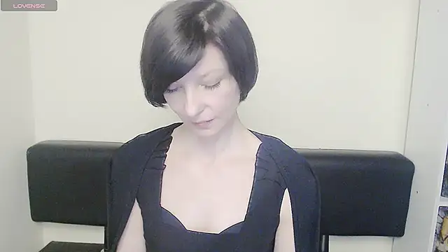 Snapshot of _AngeliaFlow_ chatting on February 11, 2:02 pm AngeliaFlow online show from February 11, 2:02 pm