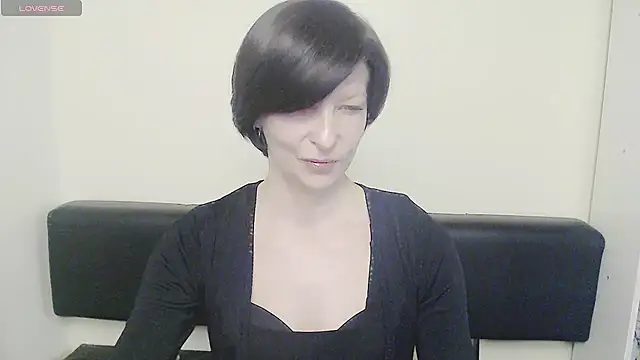 Snapshot of _AngeliaFlow_ chatting on February 13, 12:43 pm AngeliaFlow online show from February 13, 12:43 pm