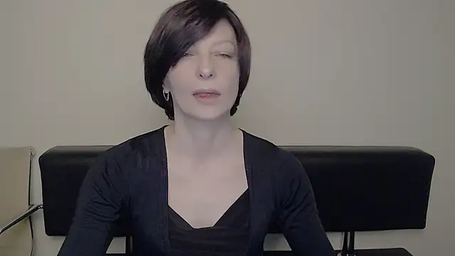 Snapshot of _AngeliaFlow_ chatting on February 22, 7:12 am AngeliaFlow online show from February 22, 7:12 am