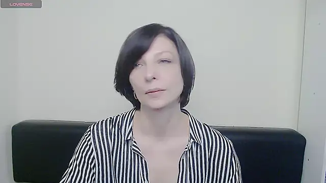 Snapshot of _AngeliaFlow_ chatting on February 24, 7:33 am AngeliaFlow online show from February 24, 7:33 am