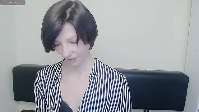 Snapshot of _AngeliaFlow_ chatting on February 25, 10:37 am AngeliaFlow online show from February 25, 10:37 am