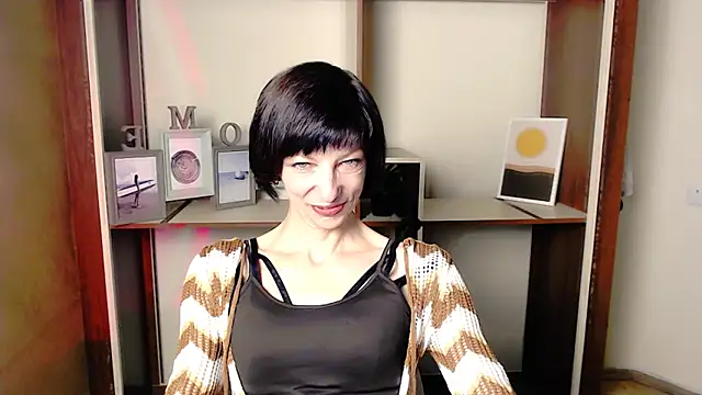 Snapshot of _AngeliaFlow_ chatting on September 30, 6:51 am AngeliaFlow online show from September 30, 6:51 am