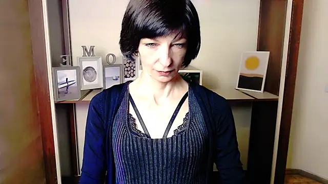 Snapshot of _AngeliaFlow_ chatting on October 1, 6:30 am AngeliaFlow online show from October 1, 6:30 am