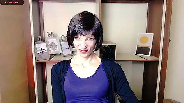 Snapshot of _AngeliaFlow_ chatting on October 9, 7:17 am AngeliaFlow online show from October 9, 7:17 am
