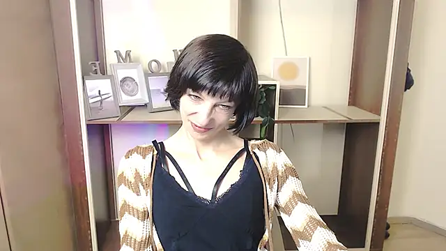 Snapshot of _AngeliaFlow_ chatting on October 17, 7:33 am AngeliaFlow online show from October 17, 7:33 am