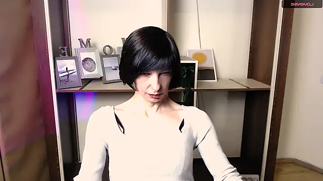 Snapshot of _AngeliaFlow_ chatting on November 1, 7:43 am AngeliaFlow online show from November 1, 7:43 am