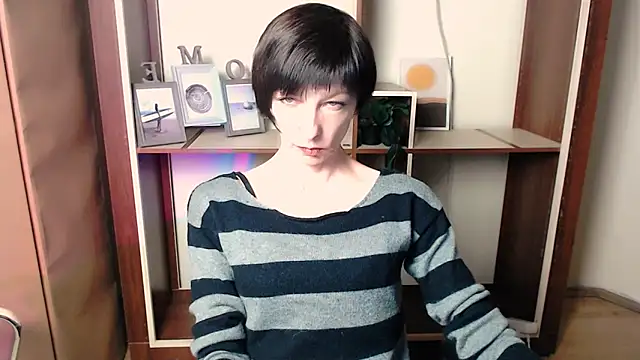 Snapshot of _AngeliaFlow_ chatting on November 13, 8:13 am AngeliaFlow online show from November 13, 8:13 am