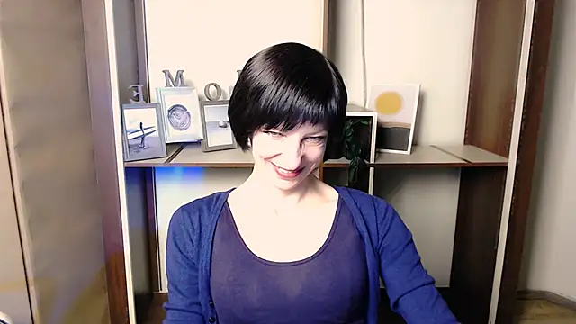 Snapshot of _AngeliaFlow_ chatting on December 1, 11:26 am AngeliaFlow online show from December 1, 11:26 am