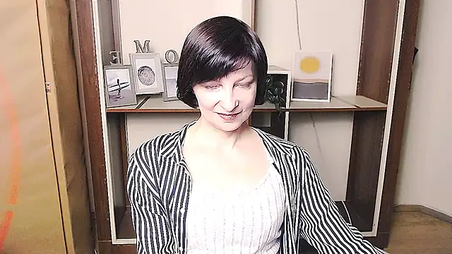  AngeliaFlow  online show from April 15, 8:21 am