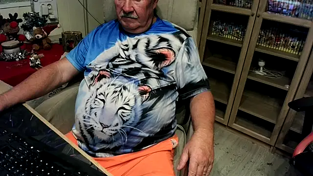 Snapshot of barenfan chatting on November 29, 11:19 pm barenfan online show from November 29, 11:19 pm