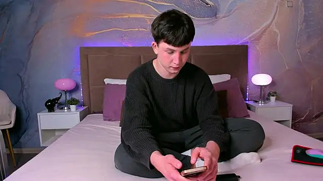 AdrianoAubert online show from September 19, 3:08 am