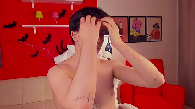 AdrianoAubert online show from November 8, 6:02 am