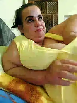 Snapshot of IvettkeXXX chatting on October 16, 2:40 pm IvettkeXXX online show from October 16, 2:40 pm