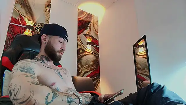 Luke davis01 online show from November 19, 1:22 pm