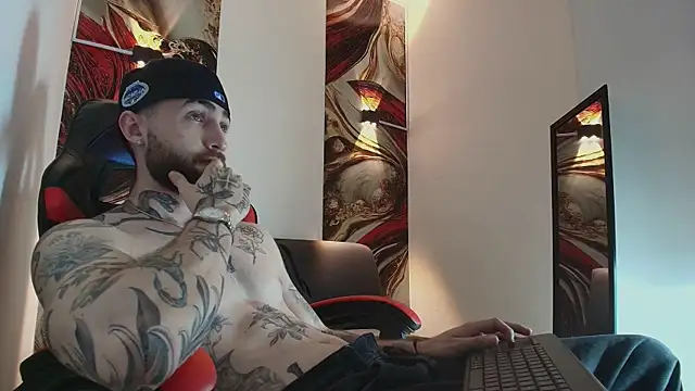 Luke davis01 online show from December 17, 1:17 pm