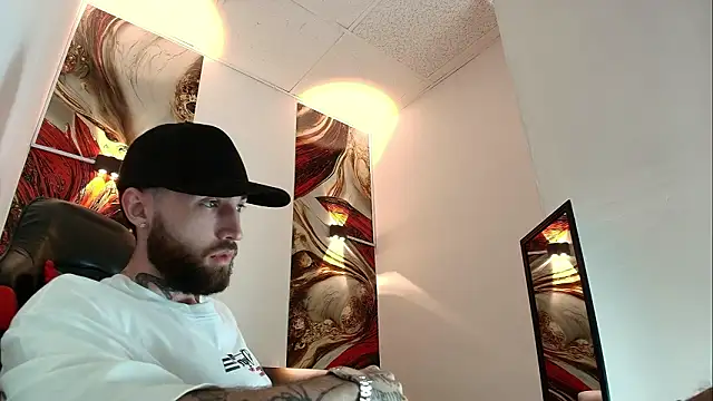 Luke davis01 online show from February 21, 12:39 pm