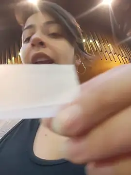 Snapshot of MaiPandora chatting on December 2, 11:45 pm MaiPandora online show from December 2, 11:45 pm