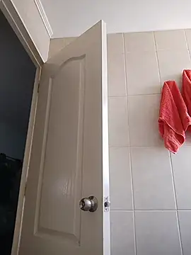 Snapshot of MaiPandora chatting on December 17, 2:01 pm MaiPandora online show from December 17, 2:01 pm