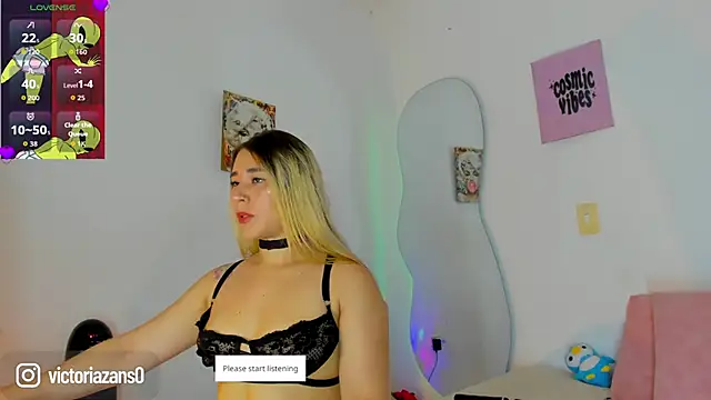 Snapshot of Vickyallien chatting on April 21, 4:12 pm Vickyallien online show from April 21, 4:12 pm