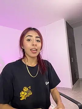 Mirandaa Rogers online show from April 13, 7:08 pm