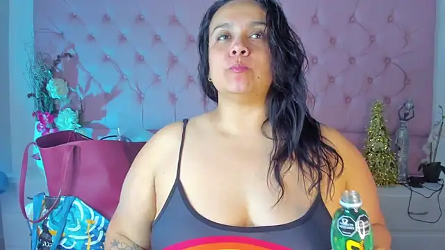 KourtneyEvans online show from December 22, 11:35 pm