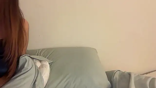 skyejde online show from September 19, 9:59 pm