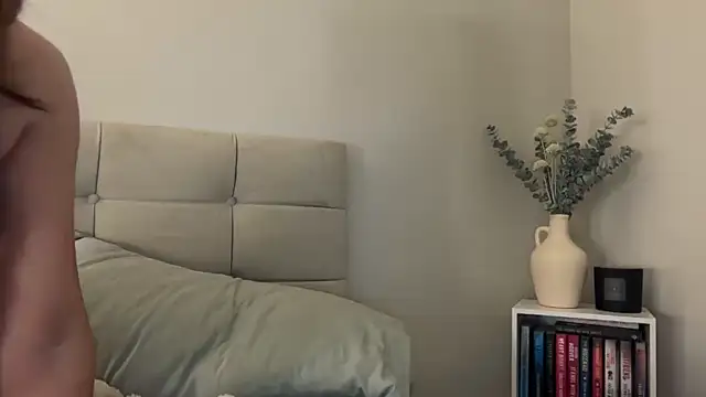 skyejde online show from March 23, 8:35 pm