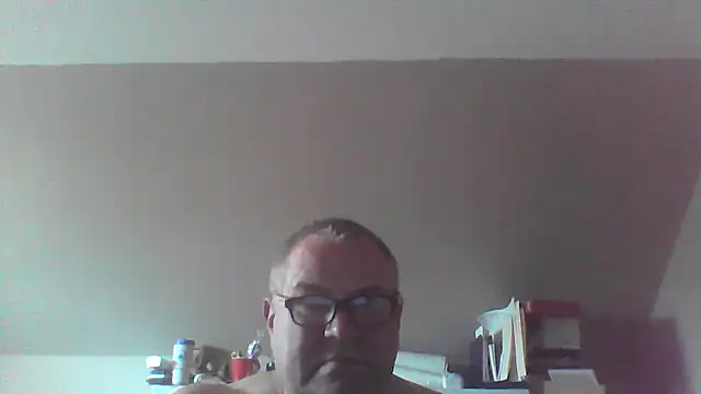 mkestr69 online show from April 24, 7:38 pm