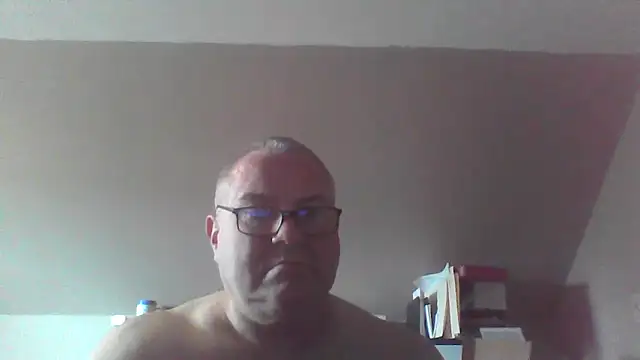 mkestr69 online show from May 1, 7:51 pm