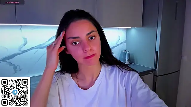 Snapshot of EmiliaZen chatting on June 26, 10:36 pm EmiliaZen online show from June 26, 10:36 pm
