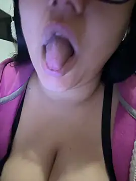 daianaspencer online show from February 10, 9:04 am