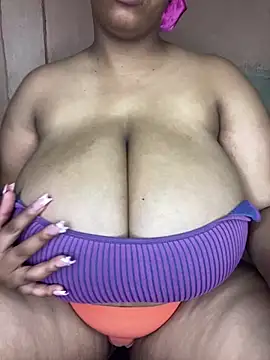 NonoGotBoobies online show from October 19, 4:40 pm