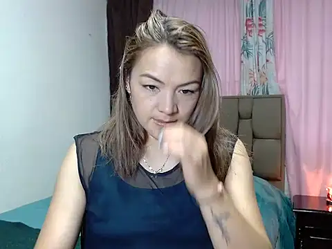 Snapshot of PenelopeMist chatting on November 21, 7:56 pm PenelopeMist online show from November 21, 7:56 pm