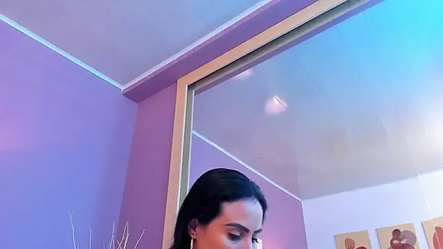 scarlet edwars online show from February 18, 3:10 pm