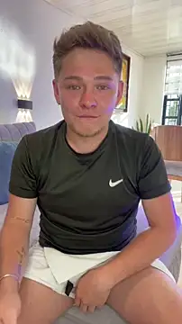 Snapshot of Angel_Montiell chatting on October 30, 9:15 pm Angel Montiell online show from October 30, 9:15 pm