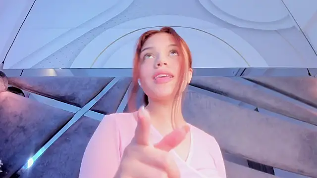 Giselle Lauren online show from October 15, 8:09 pm