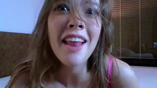 Snapshot of DemiDee chatting on October 24, 11:50 am DemiDee online show from October 24, 11:50 am