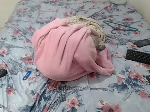 Snapshot of Girltattos chatting on February 22, 1:09 pm Girltattos online show from February 22, 1:09 pm