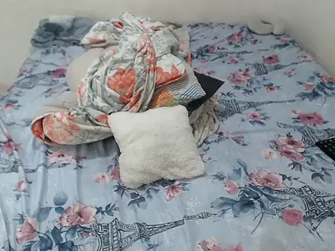 Snapshot of Girltattos chatting on February 26, 4:50 pm Girltattos online show from February 26, 4:50 pm