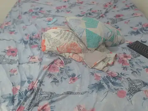 Snapshot of Girltattos chatting on February 28, 1:23 pm Girltattos online show from February 28, 1:23 pm