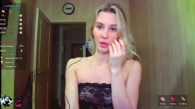 Snapshot of Caramel_piegirl chatting on January 14, 8:03 pm Caramel piegirl online show from January 14, 8:03 pm