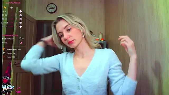 Snapshot of Caramel_piegirl chatting on January 18, 9:18 pm Caramel piegirl online show from January 18, 9:18 pm