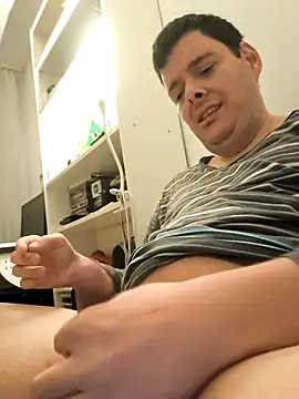 Snapshot of maksimovic chatting on November 23, 1:27 am maksimovic online show from November 23, 1:27 am